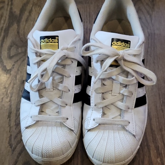 Gymshoes - Picture 2 of 5